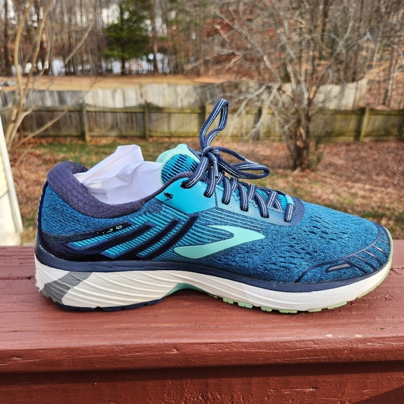 Brooks Adrenaline 18 Ladies Running Shoes Sz. 11 - Picture 6 of 7
